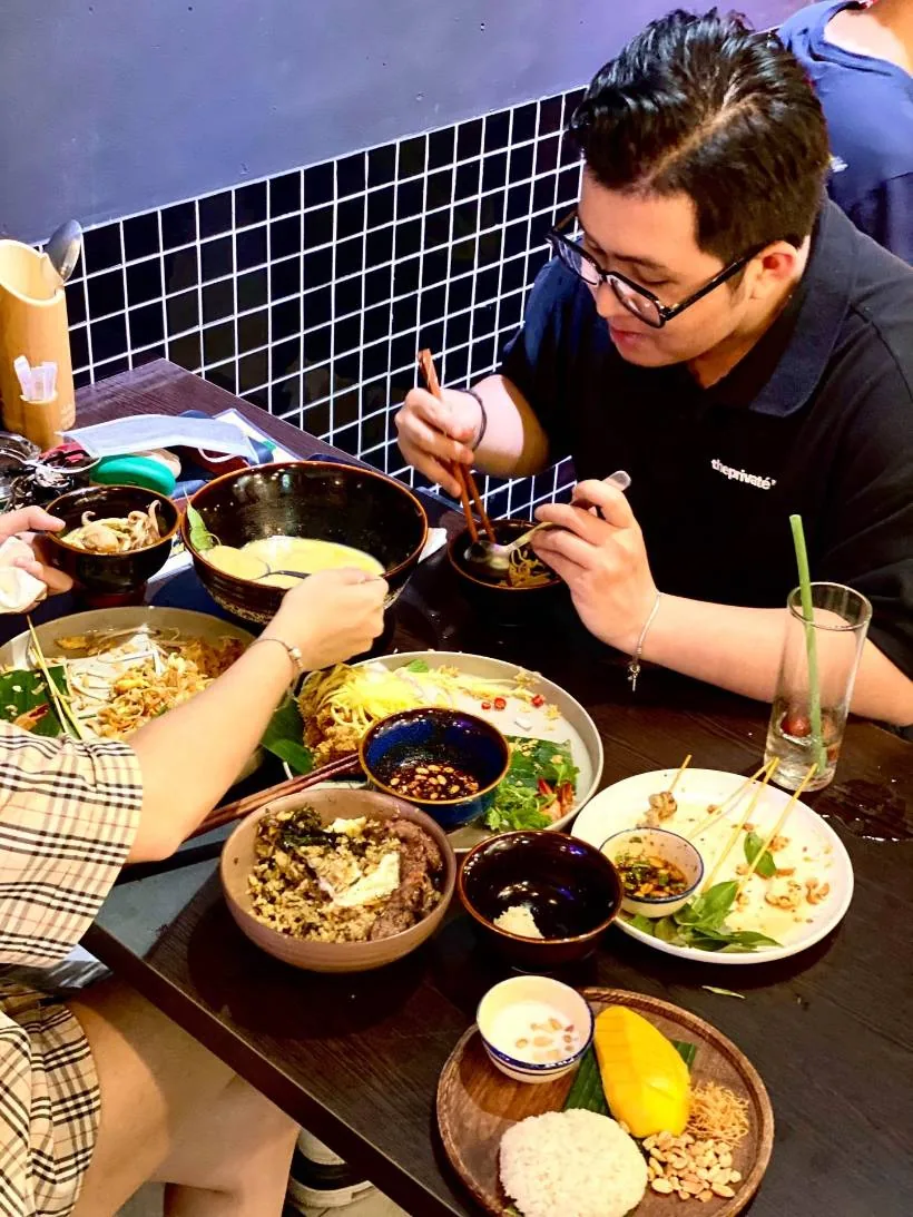Bữa tối cùng bạn bè tại quán Thái MamaThai