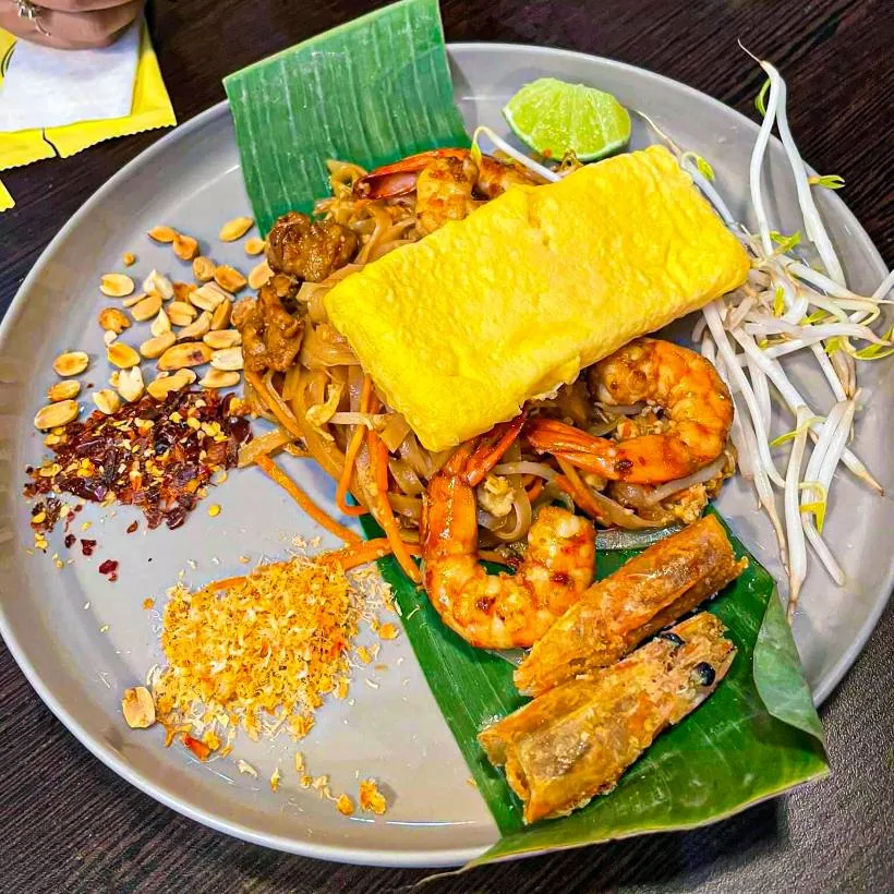 Pad Thái hải sản – quán Thái MamaThai Quận 1